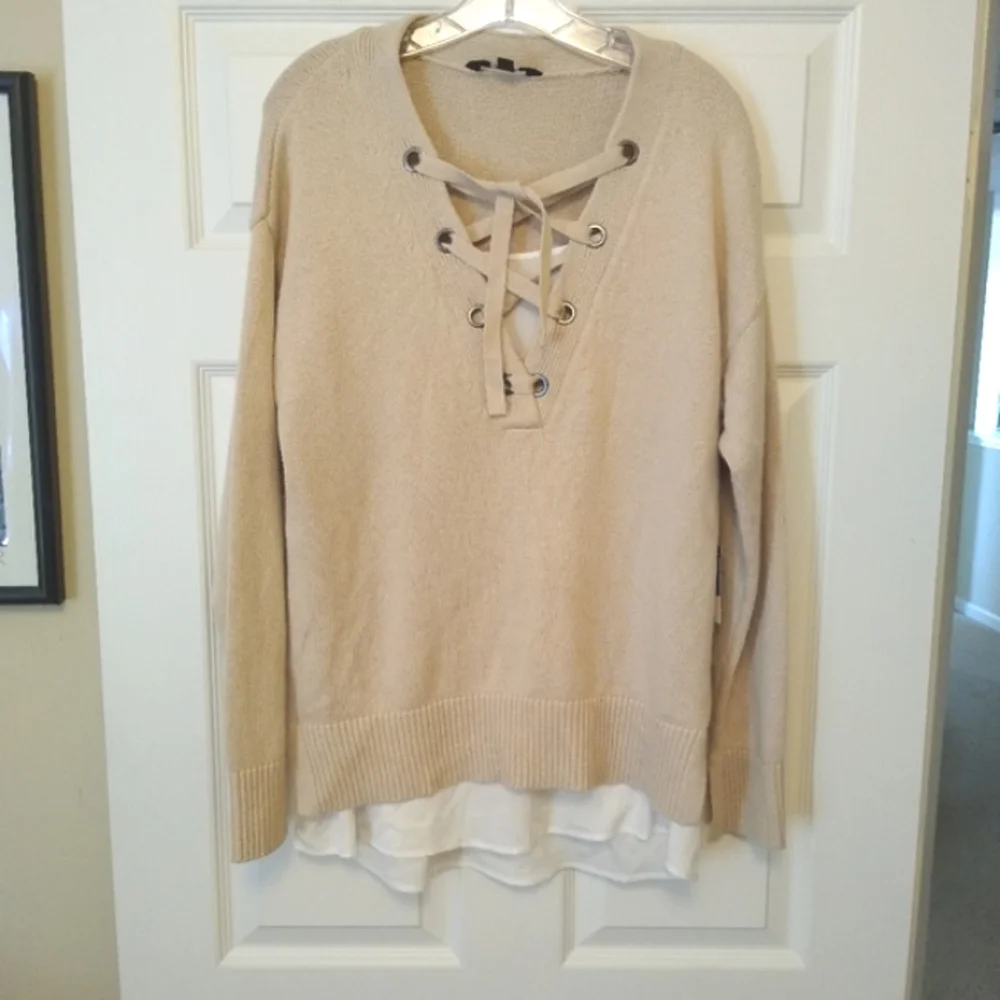 Vera Wang layered sweater. Medium